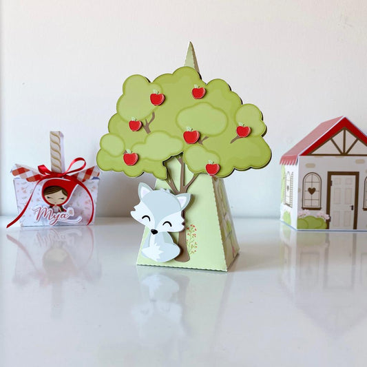 Caja árbol manzano y lobo Caperucita Roja